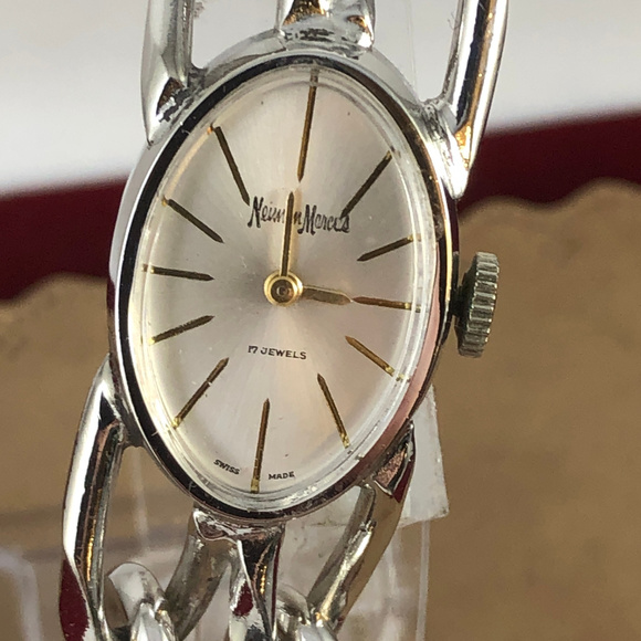 Neiman Marcus Accessories Rare Neiman Marcus Mechanical 7 Jewel